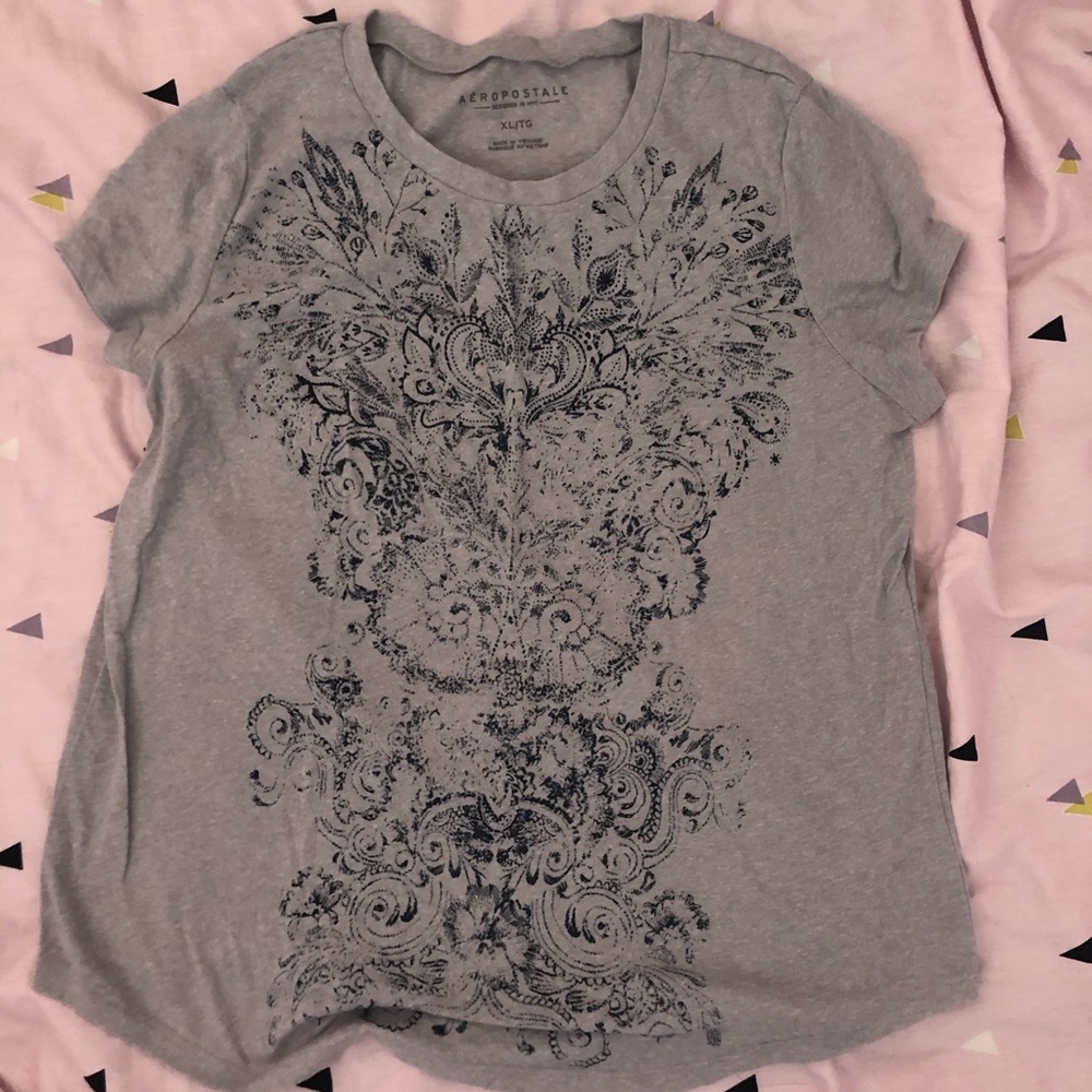 Gray graphic tee